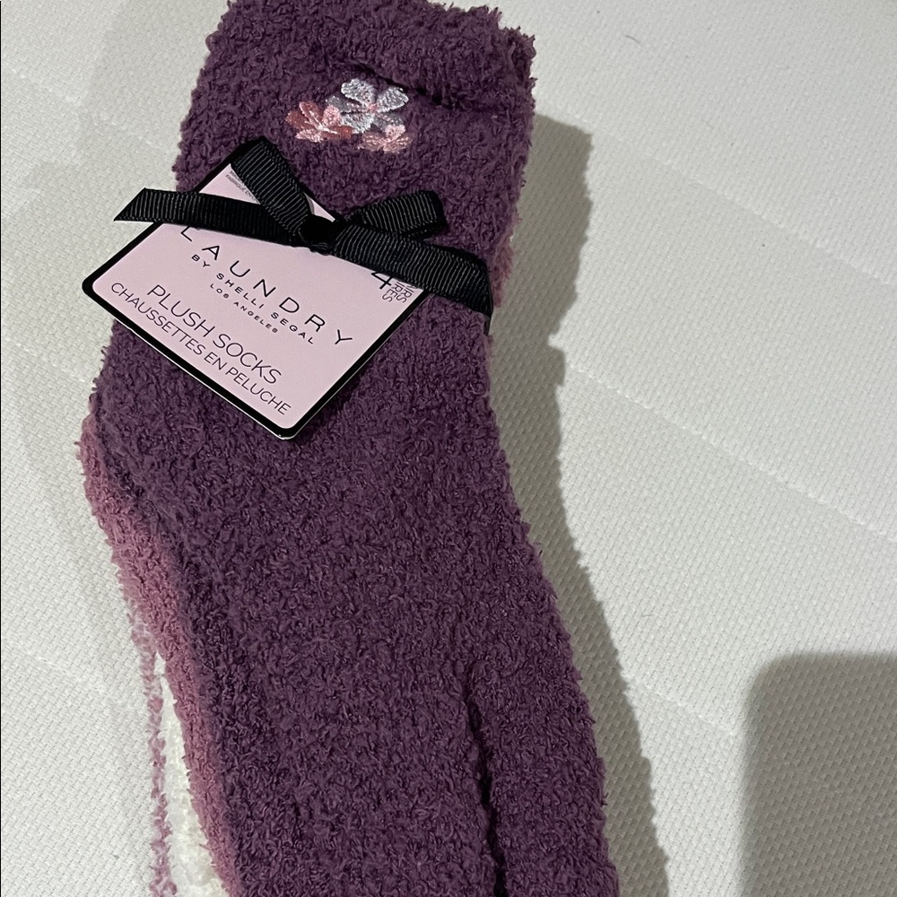 Laundry By Shelli Segal Soft Purple Plush Socks